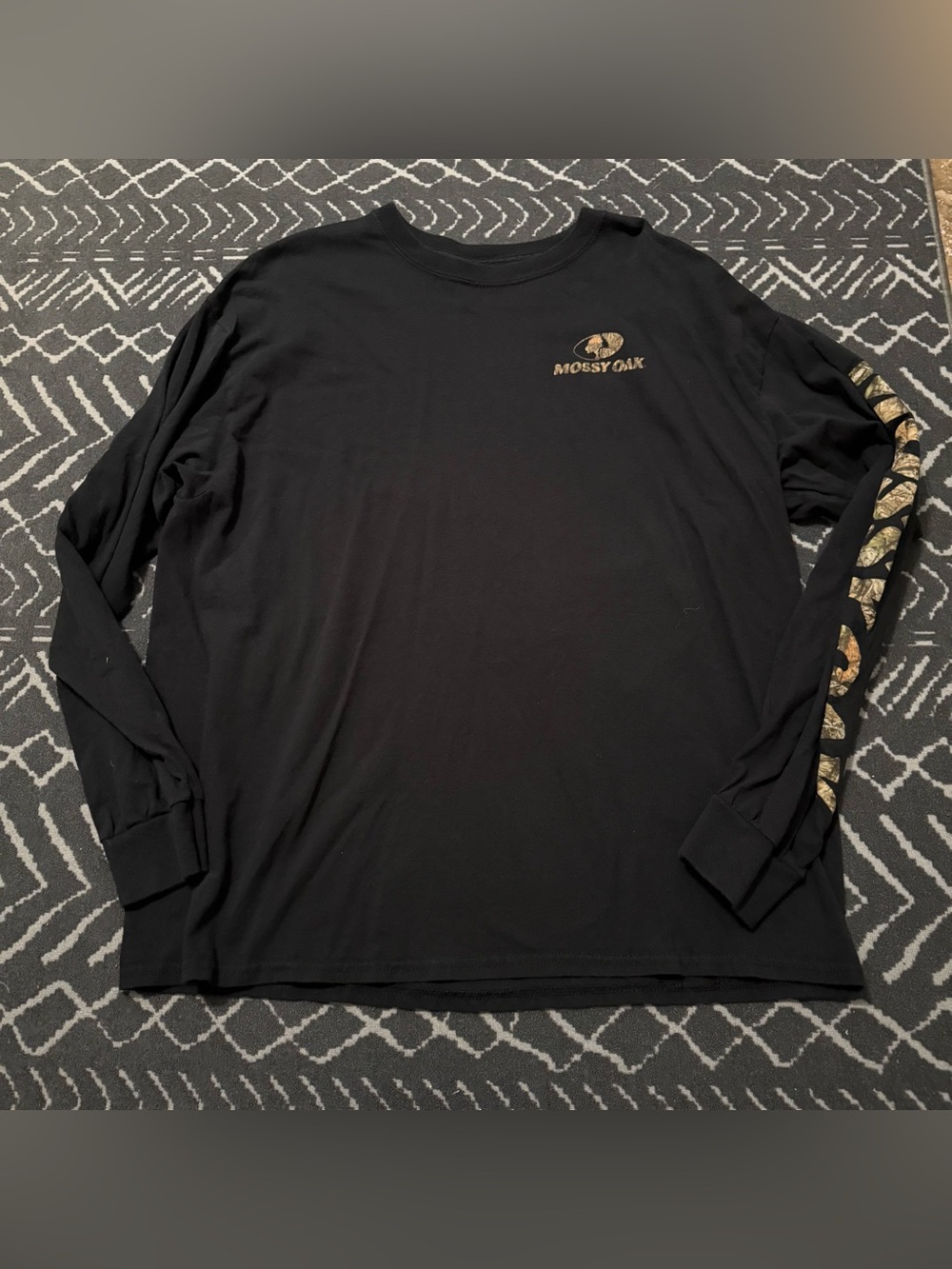 Men’s mossy oak shirt